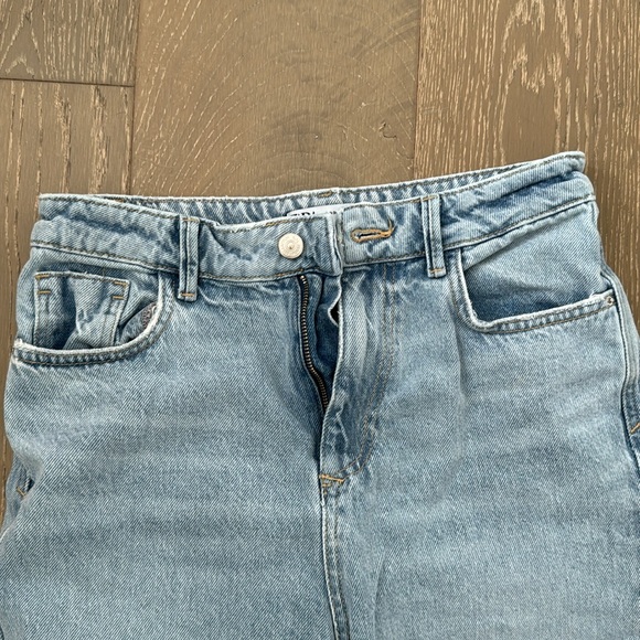 Zara light blue denim jeans - Picture 2 of 4